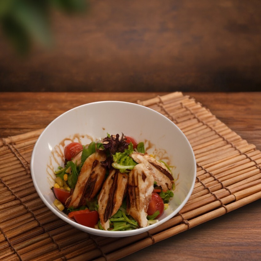 Izgara Tavuk Salata