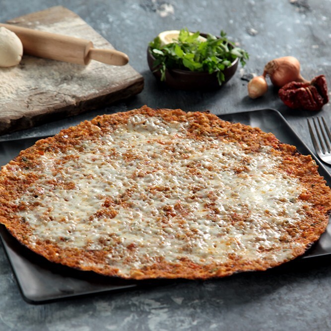Kaşarlı Lahmacun