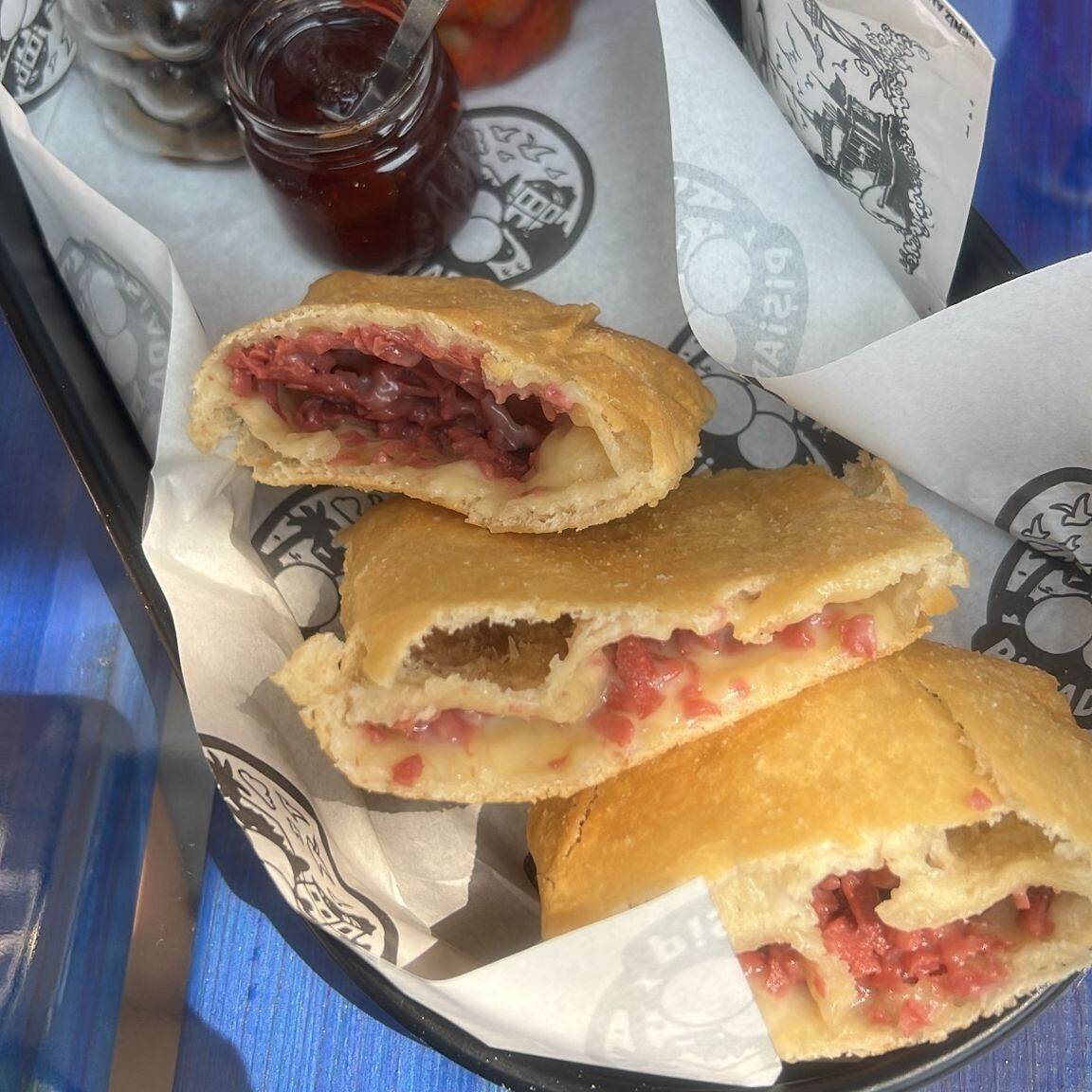 Sosisli Kaşarlı Pişi (Sausage And Cheese)