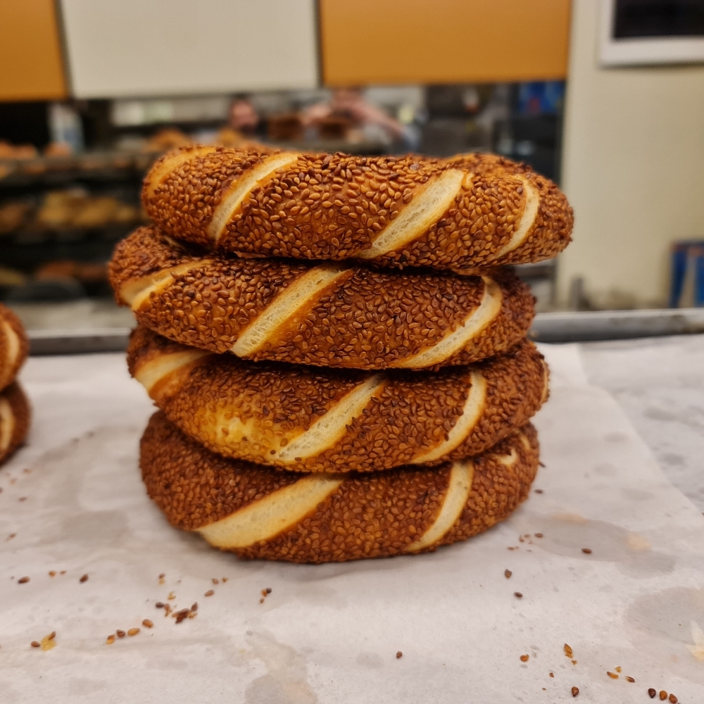Kara Simit