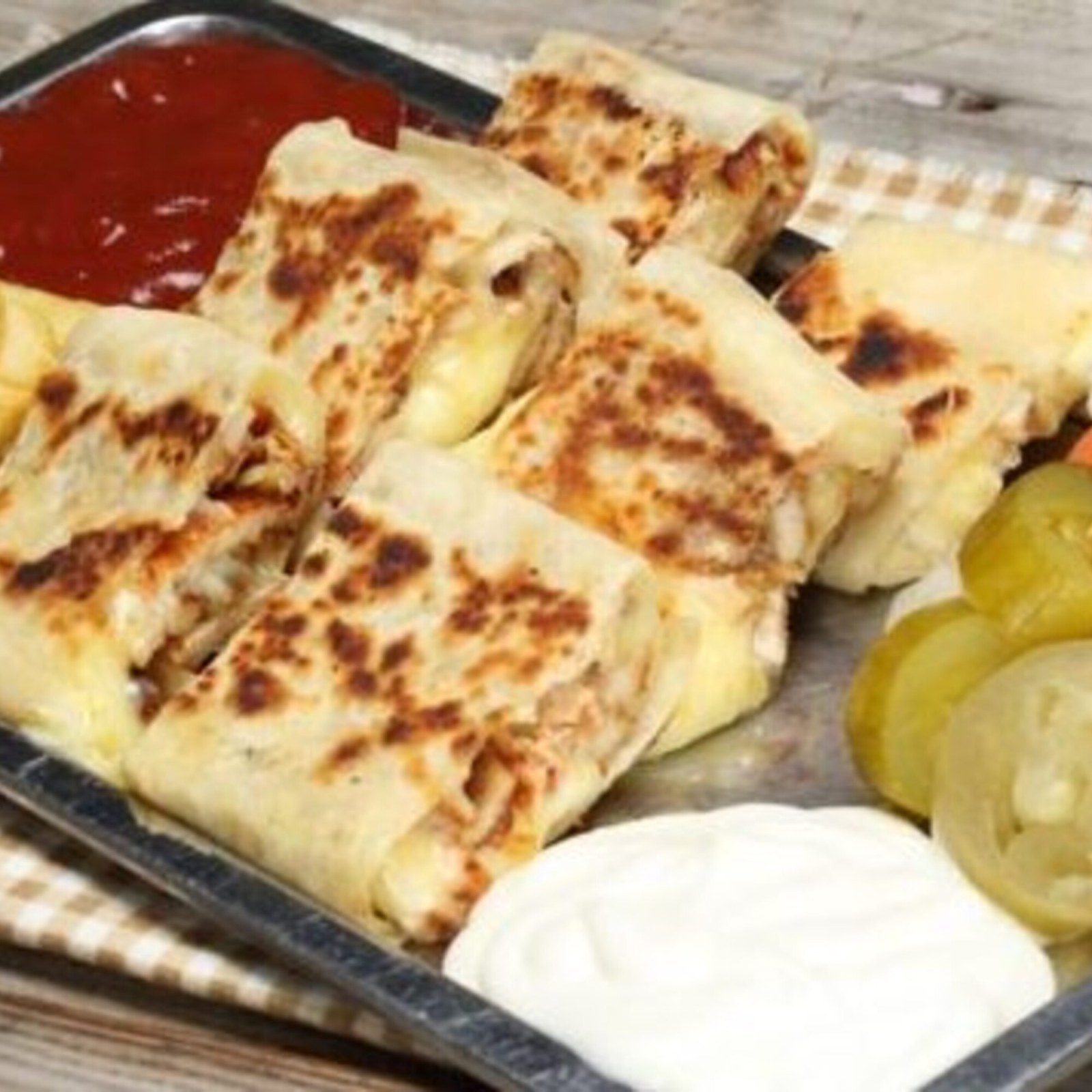 Arabi Kaşarlı Soslu Tavuk Dürüm