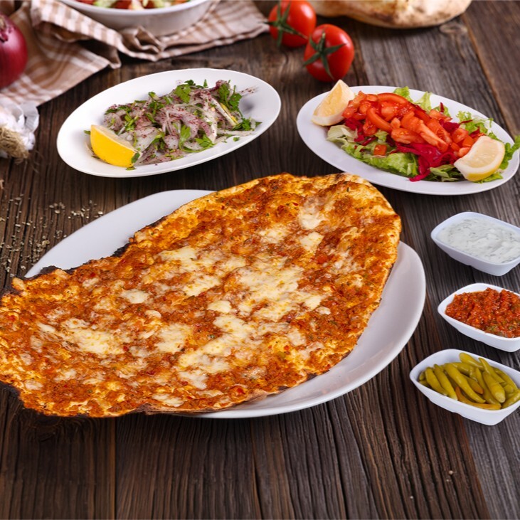 Kaşarlı Lahmacun