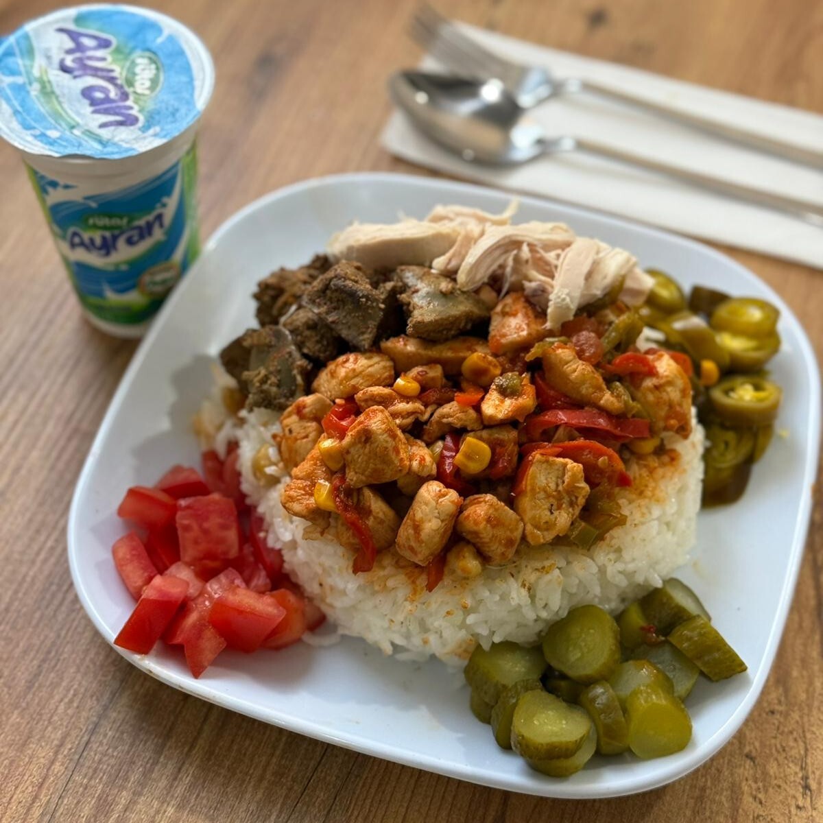 4'lü Karışık Pilav Buçuk + Ayran(175ml)