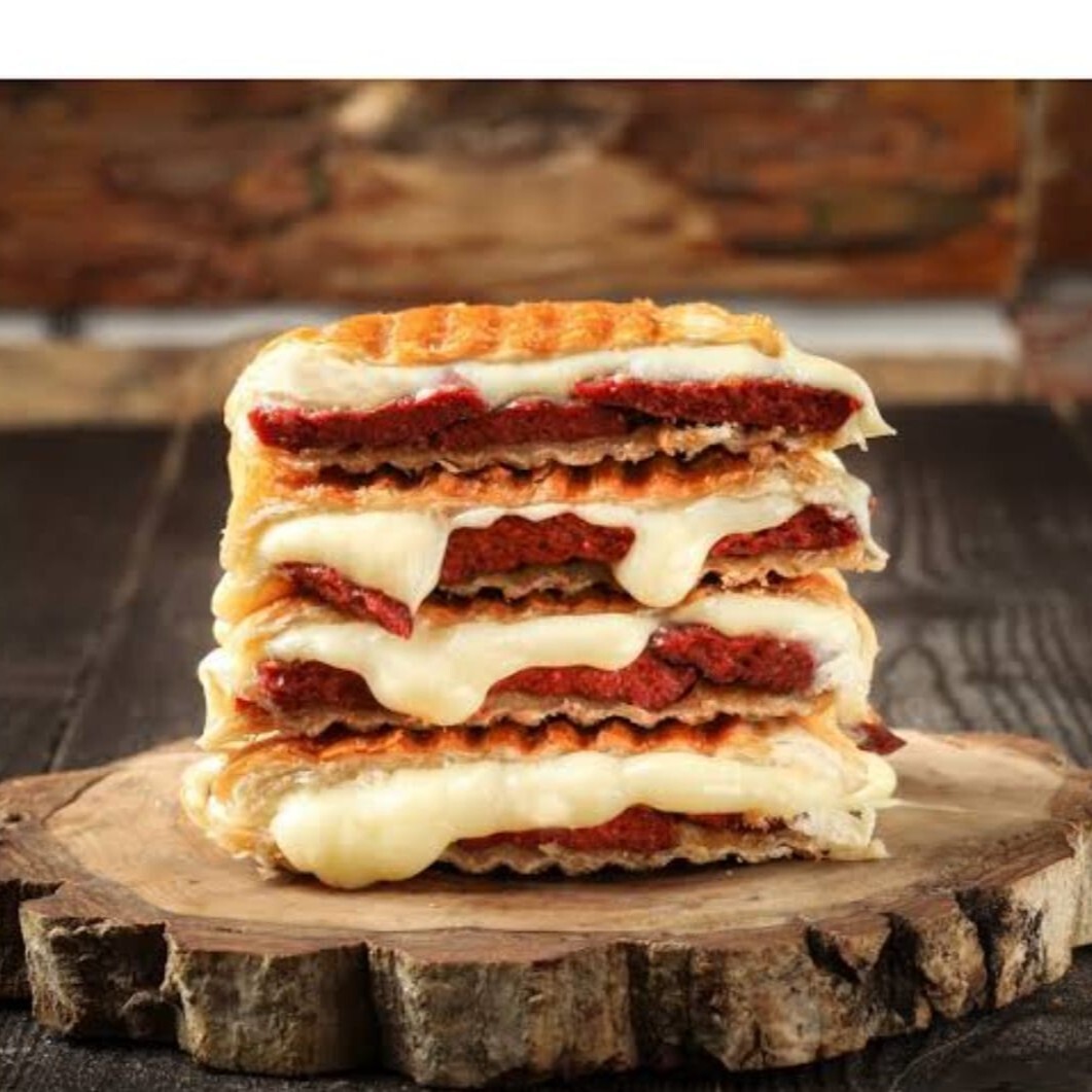 Sucuk Kaşarlı Tost