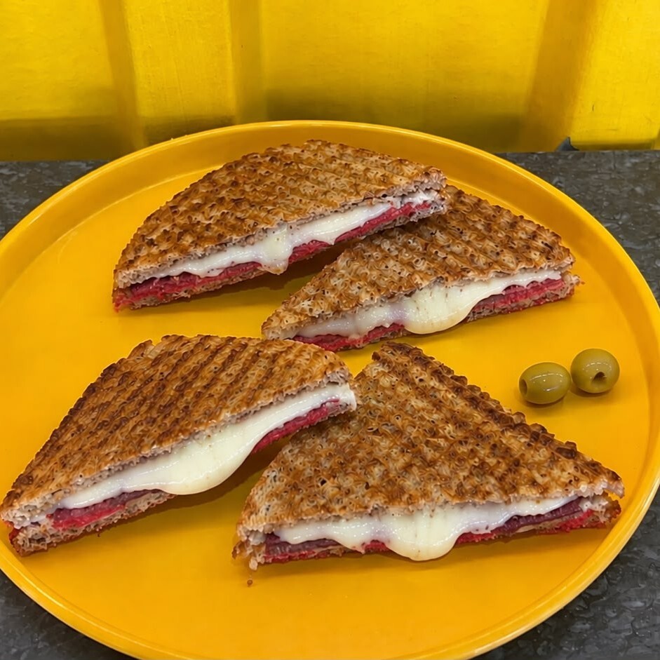Formda Karışık Tost