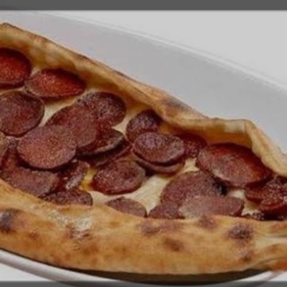 Sucuklu Pide yeşillik salatası