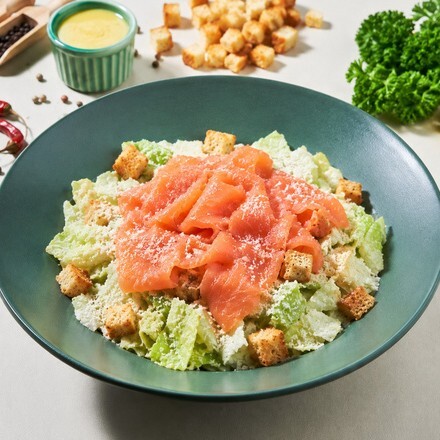 Somon Füme Sezar Soslu Salata