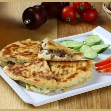 Kavurmalı Bazlama Tostum