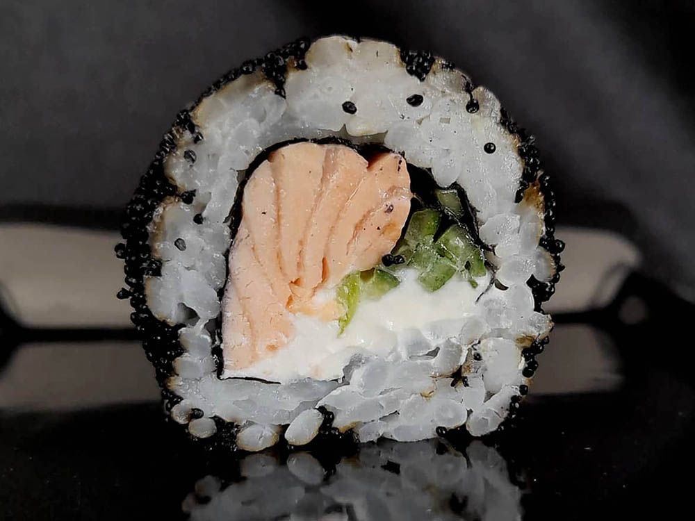 Kızarmış Somonlu Roll