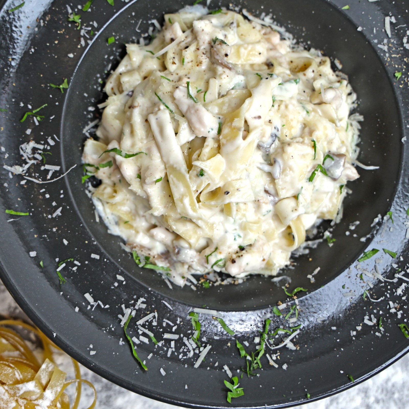 Kremalı Mantarlı Fettucine Alfredo