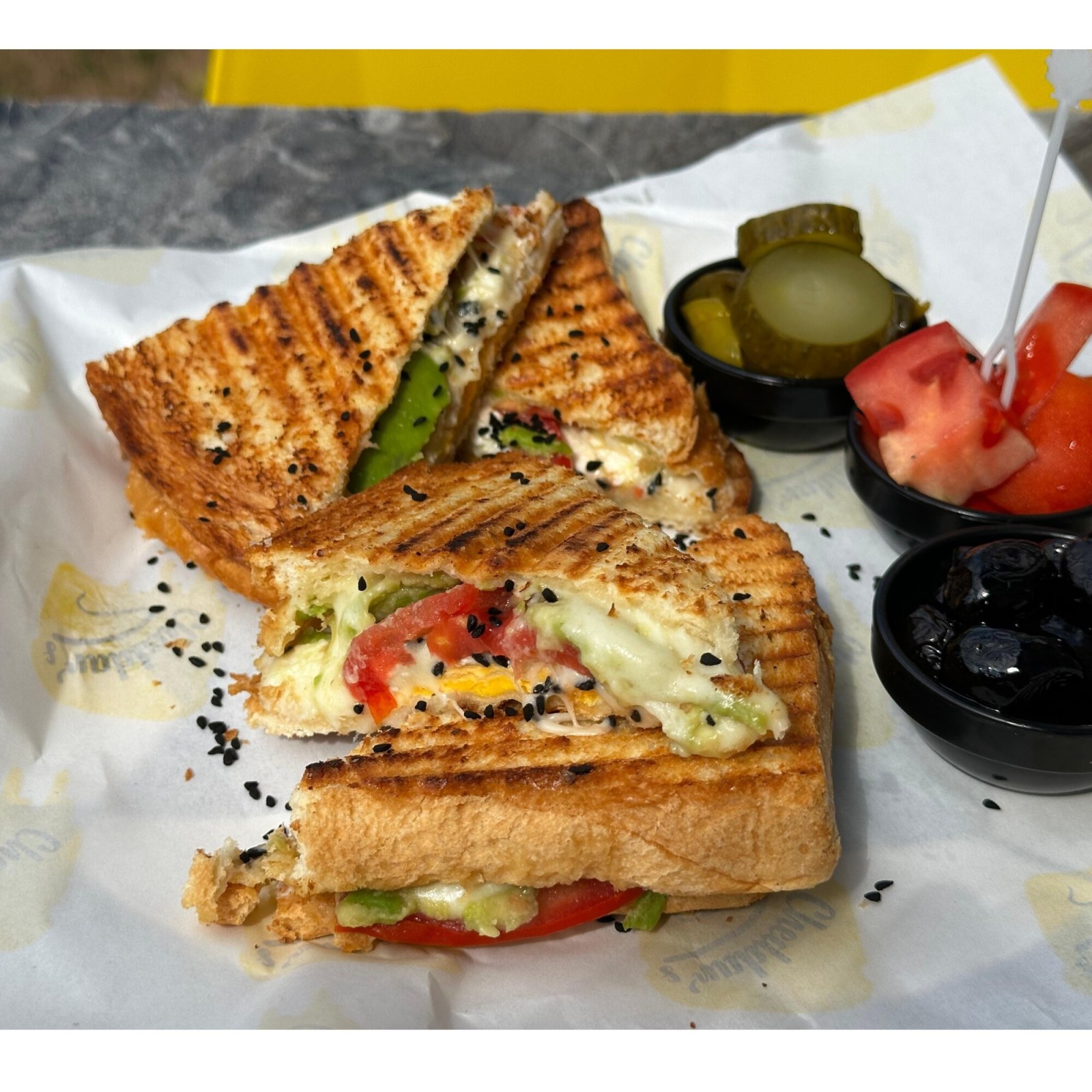 Avokadolu Tost
