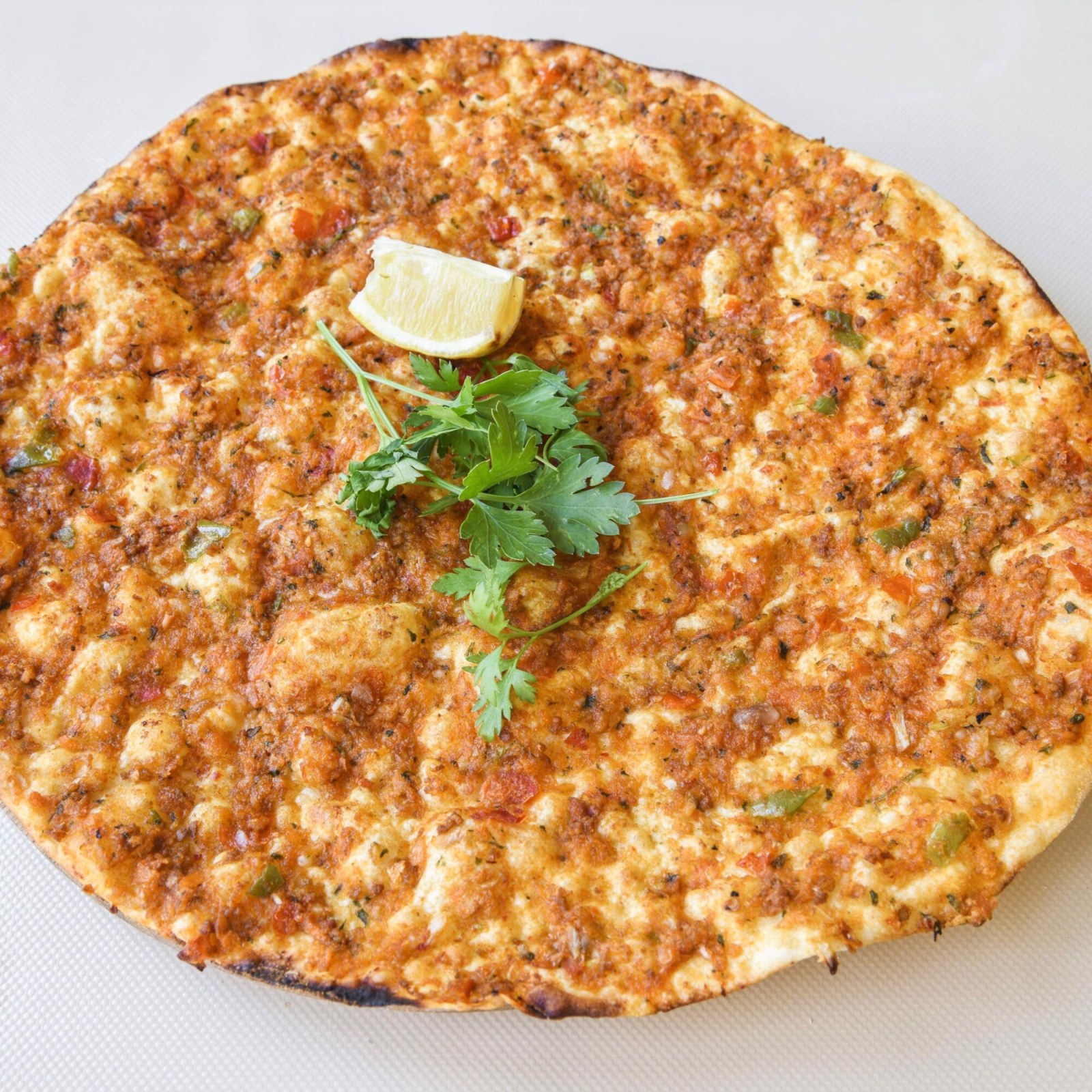 50 Adet Lahmacun + Ayran ( 8 Lt )
