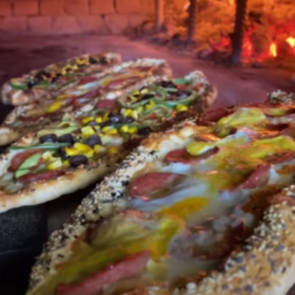4 Kişilik Avantaj Pide Menü (Kıymalı & Kaşarlı) + Kola (1 lt.)