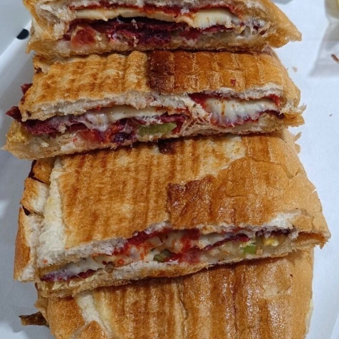 Tam Ekmek Arası Karışık Sanayi Tost+Coca Cola 330 ml