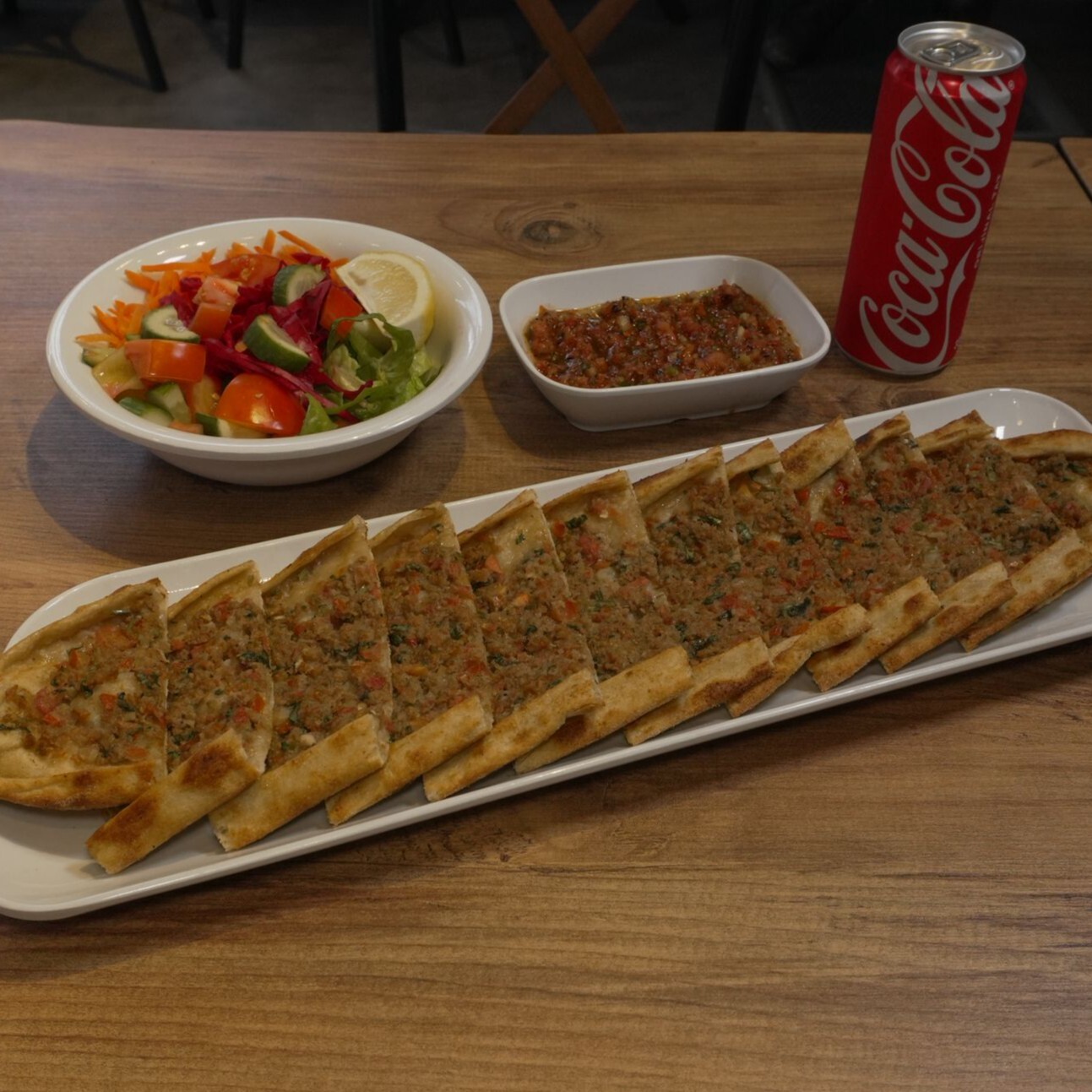 Kıymalı Pide (Coca-Cola 330 cl) Menü