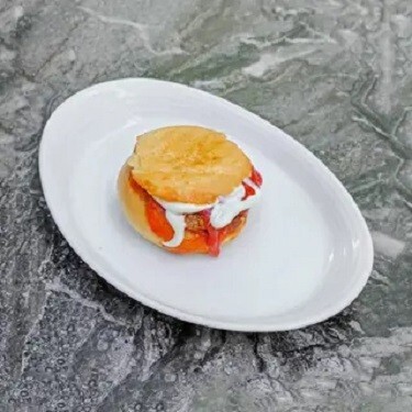 Ketçap Mayonezli Islak Hamburger