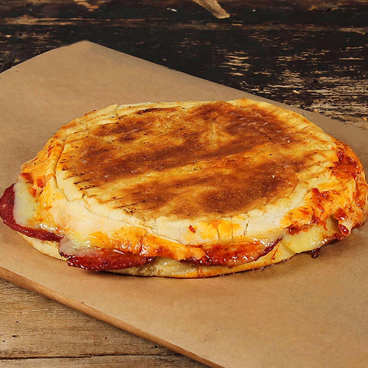 Bazlama Çift Kaşarlı Karışık Tost