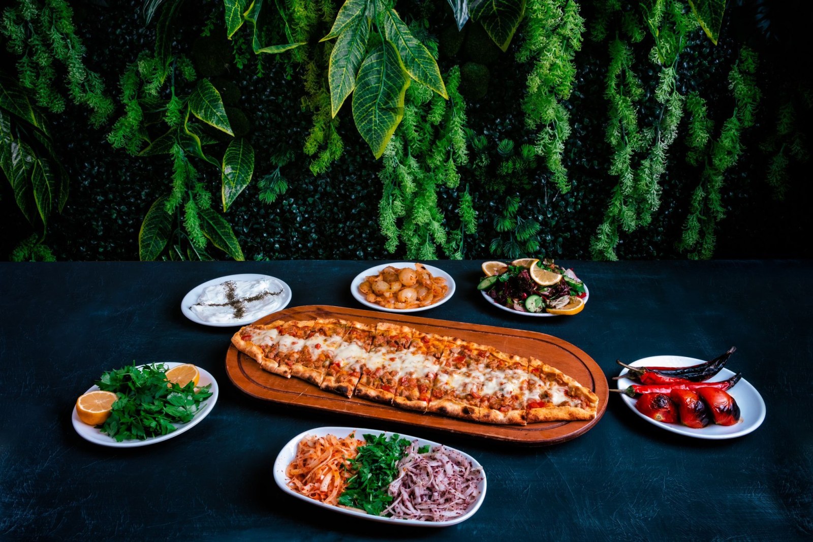 Kuşbaşılı Kaşarlı Pide