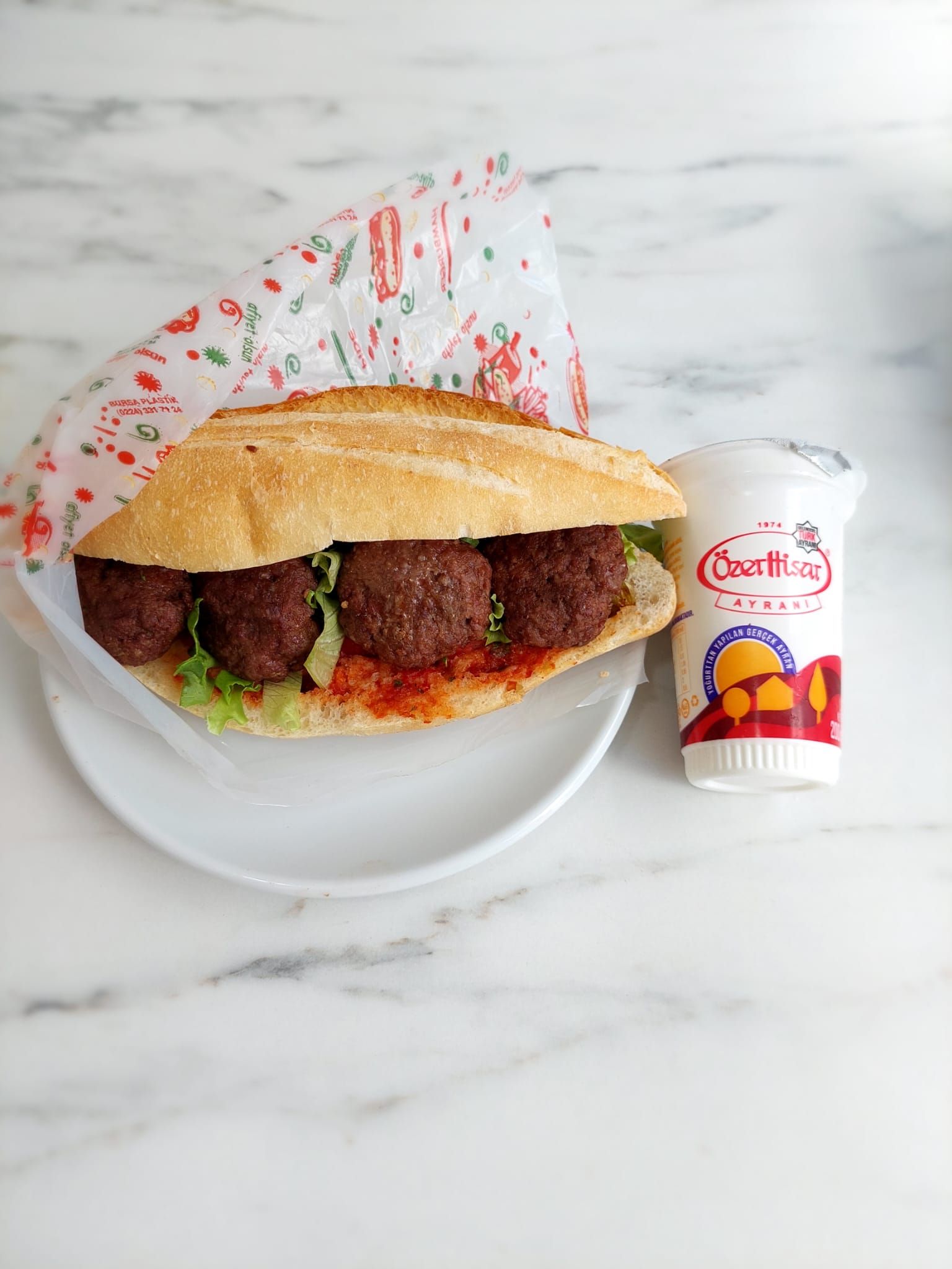 Köfte Ayran Menü