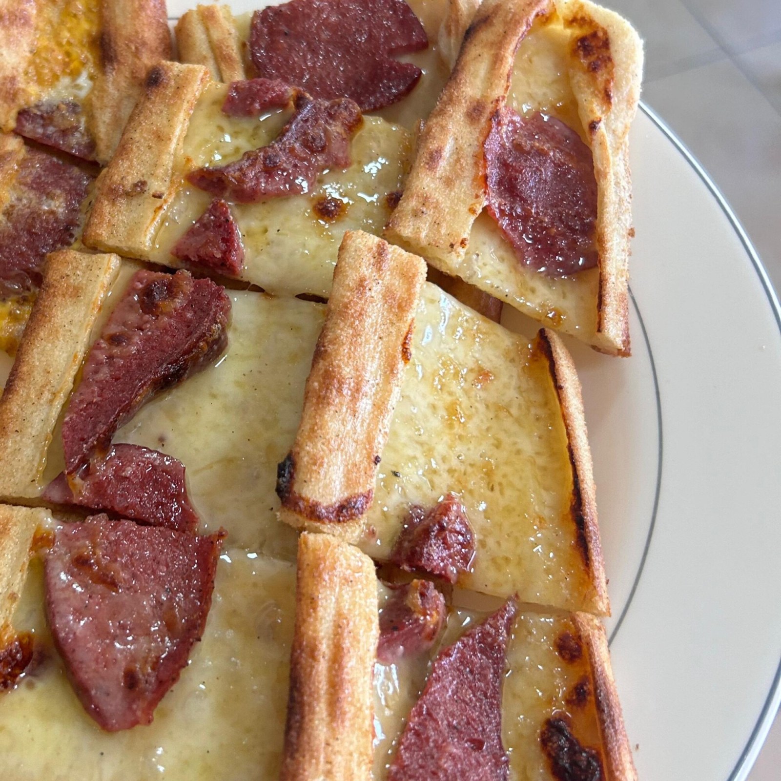 Sucuklu Pide