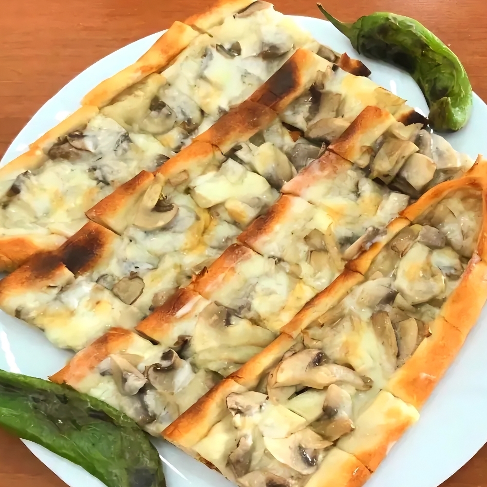 Mantarlı Kaşarlı Pide