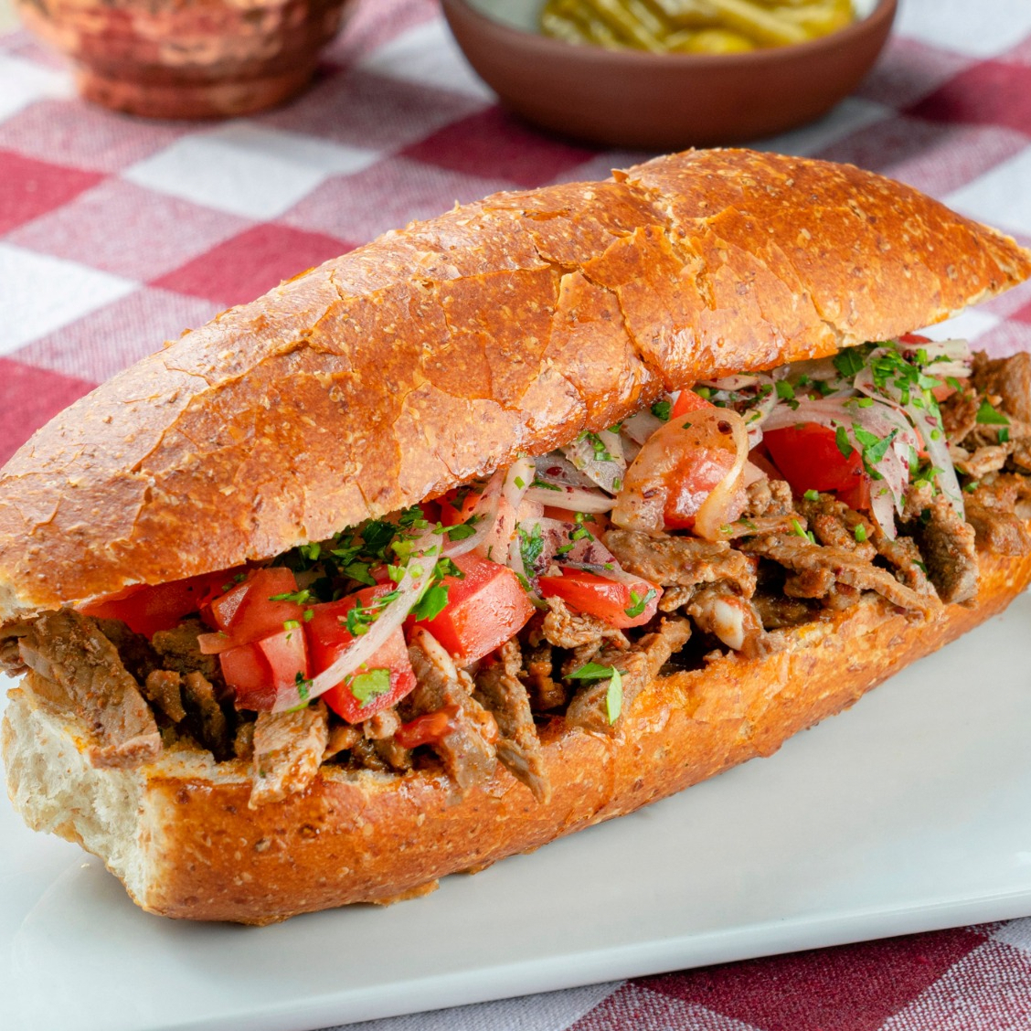 2 Adet Ekmek Arası Tavuk Tantuni 2 Adet Coca Cola 33 Ml