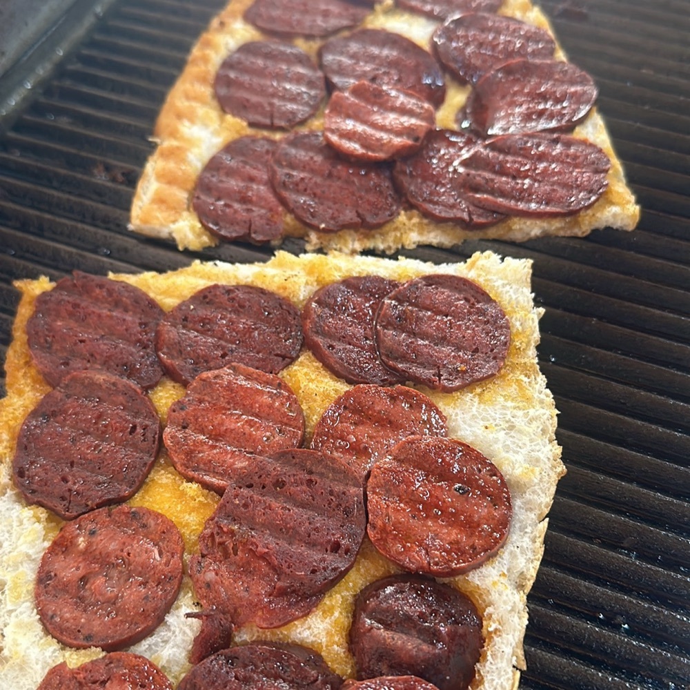 Mangal Sucuklu Kaşarlı Tost