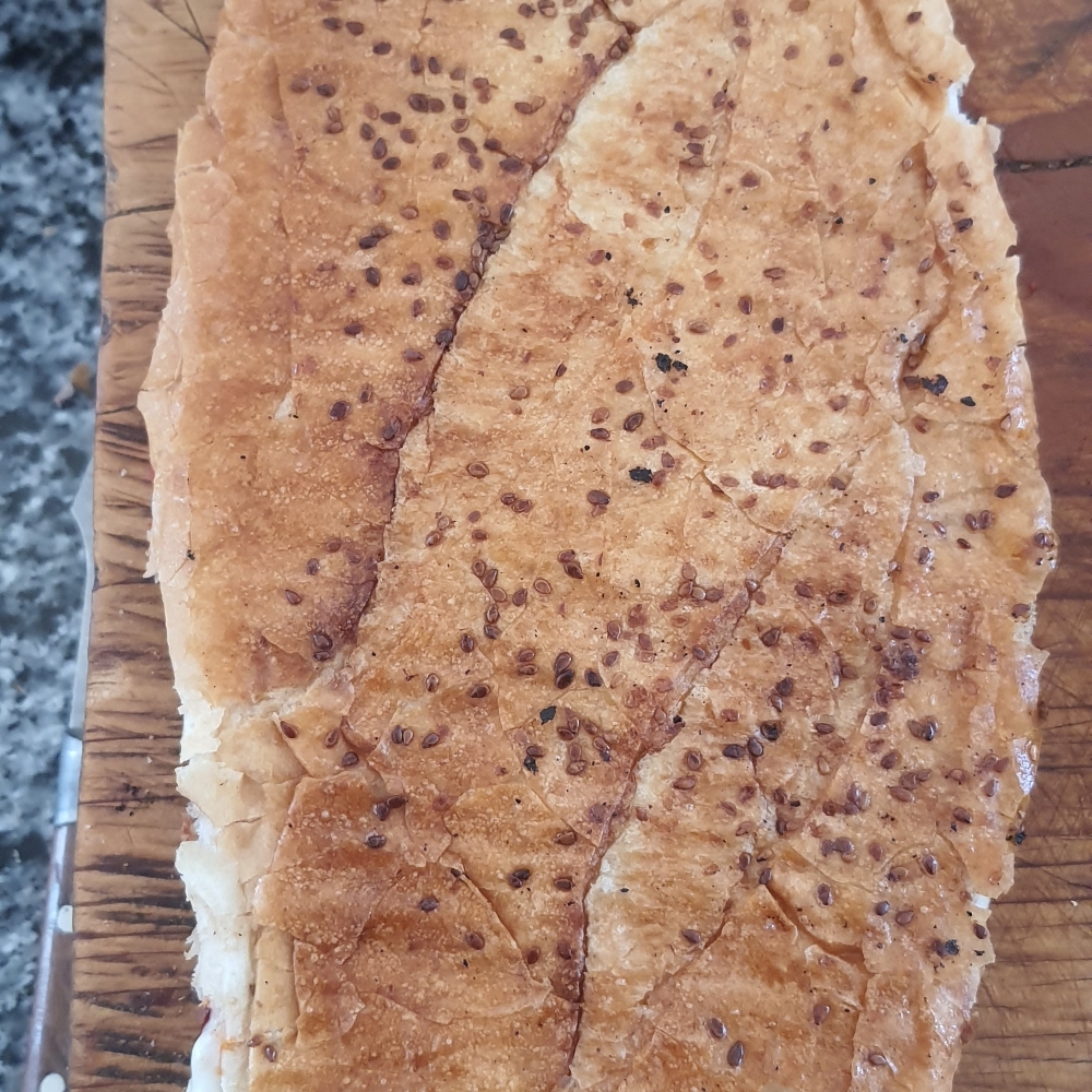 Yarim Ekmek Sucuk (domates)