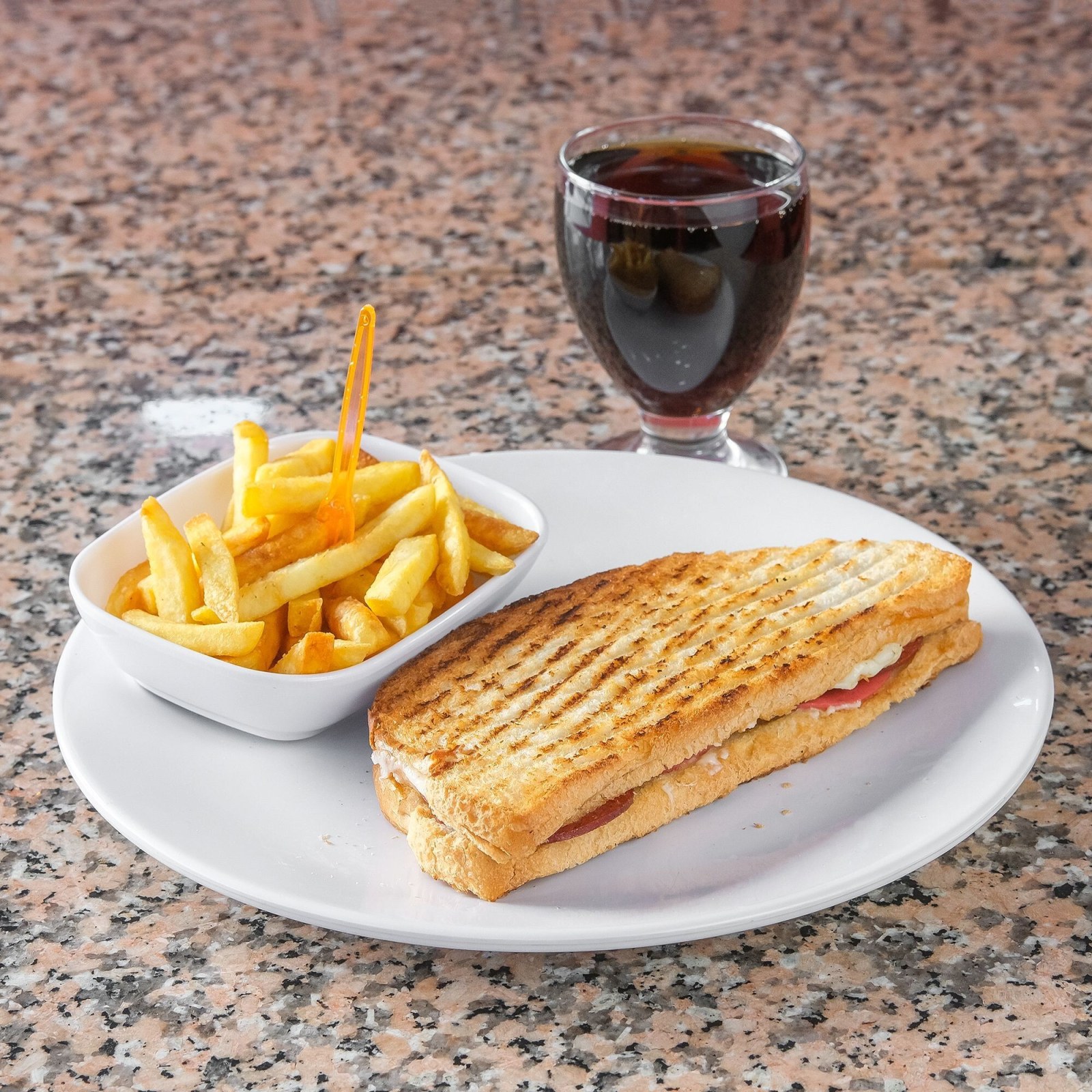 4'lü Kavurmalı Kaşarlı Ayvalık Tost Menü
