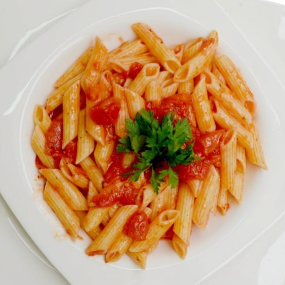 Domates Soslu Makarna