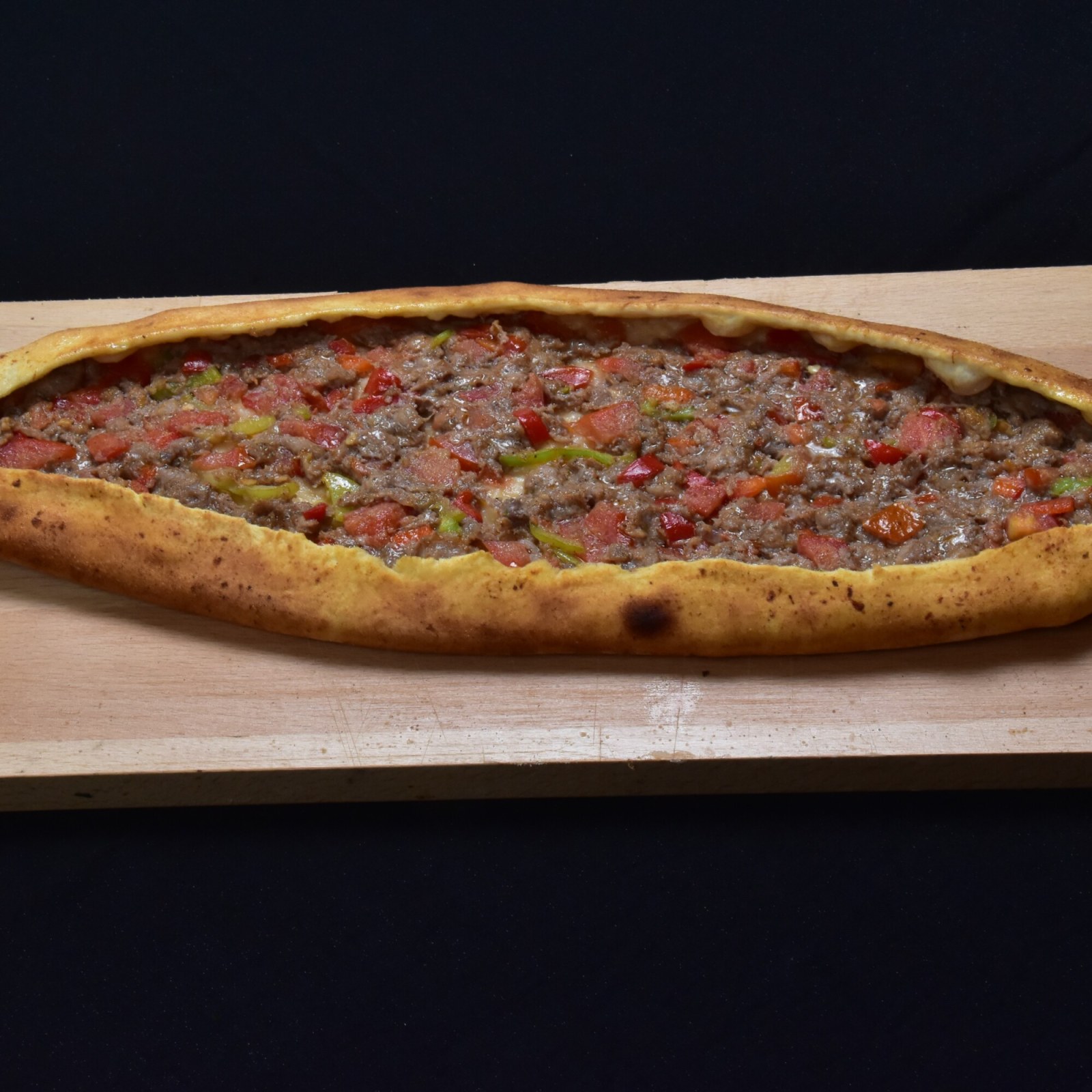 Kıymalı Kaşarlı Pide El Açması