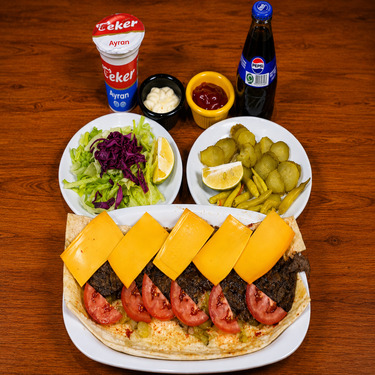Cheddarlı Et Döner Menü
