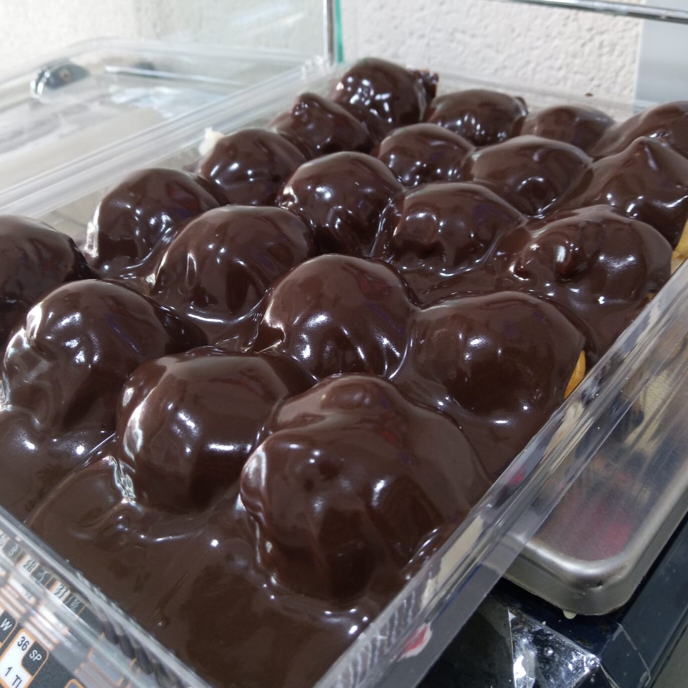 Sütlü Çikolatalı A'lâ Profiterol (1.2 Kg.)