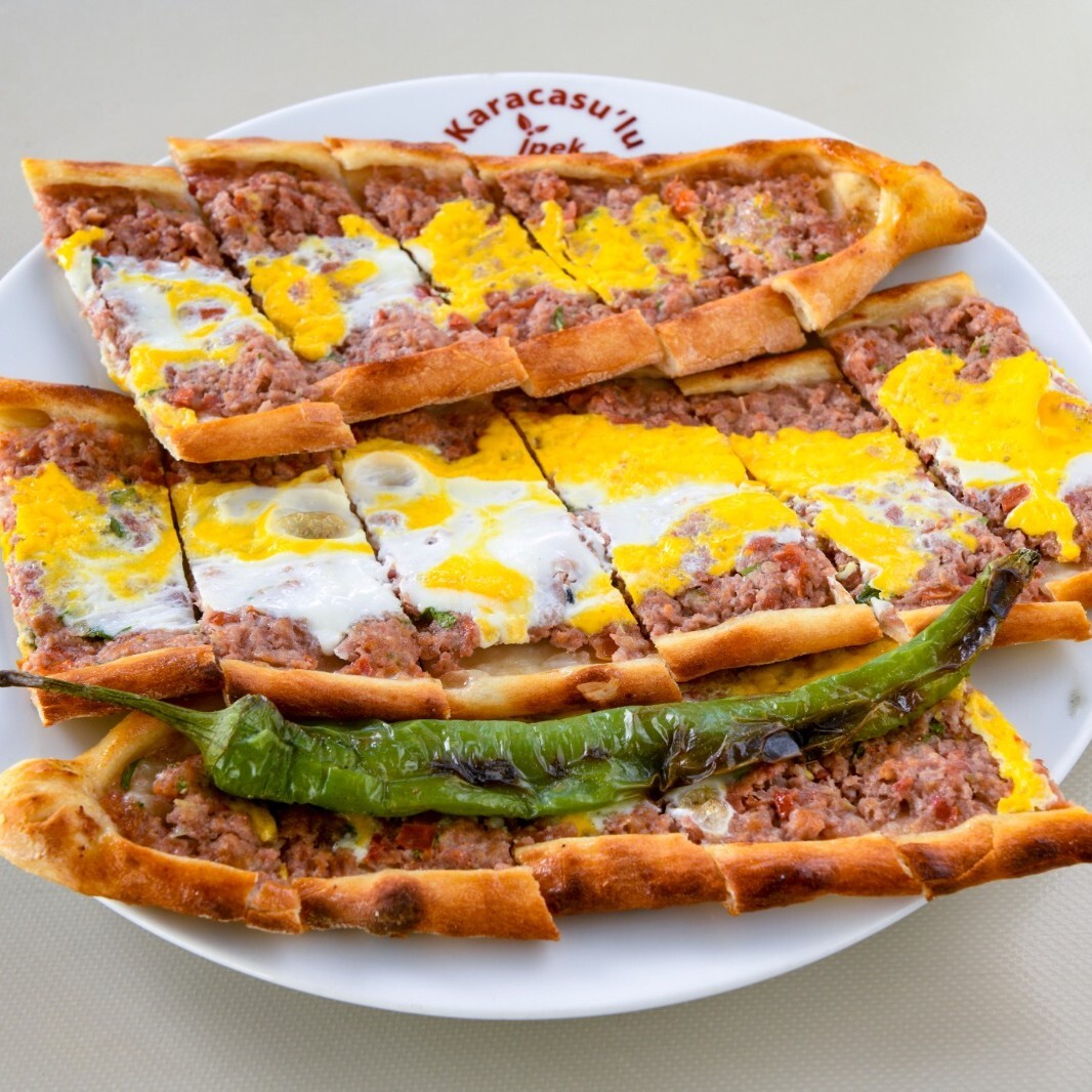 Kıymalı Yumurtalı Pide +Mercimek Çorbası +Coca Cola 330 ml