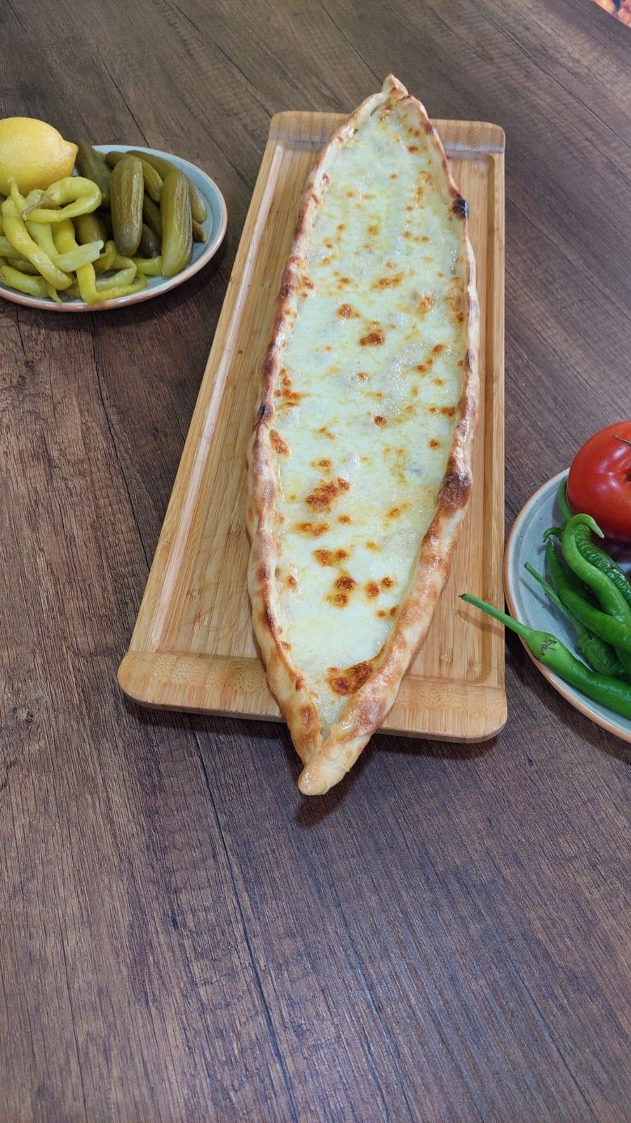 Kaşar Peynirli Pide (Açık)