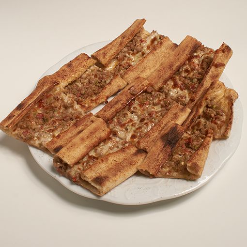 Kıymalı Kaşarlı Pide