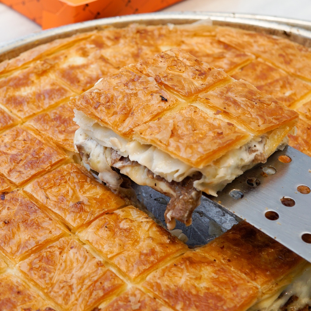 Kavurmalı Peynirli (1 kg)