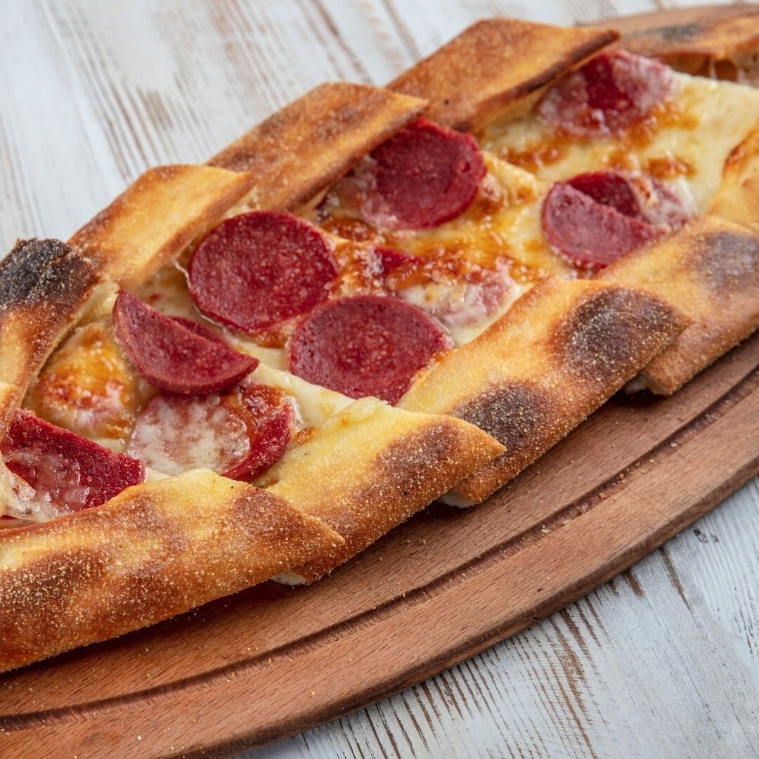 Sucuklu Kaşarlı Pide