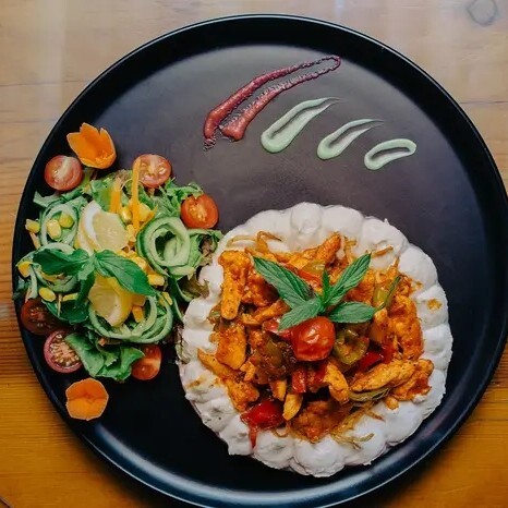 Tavuklu Çökertme Menü ( makarna + salata + turşu )