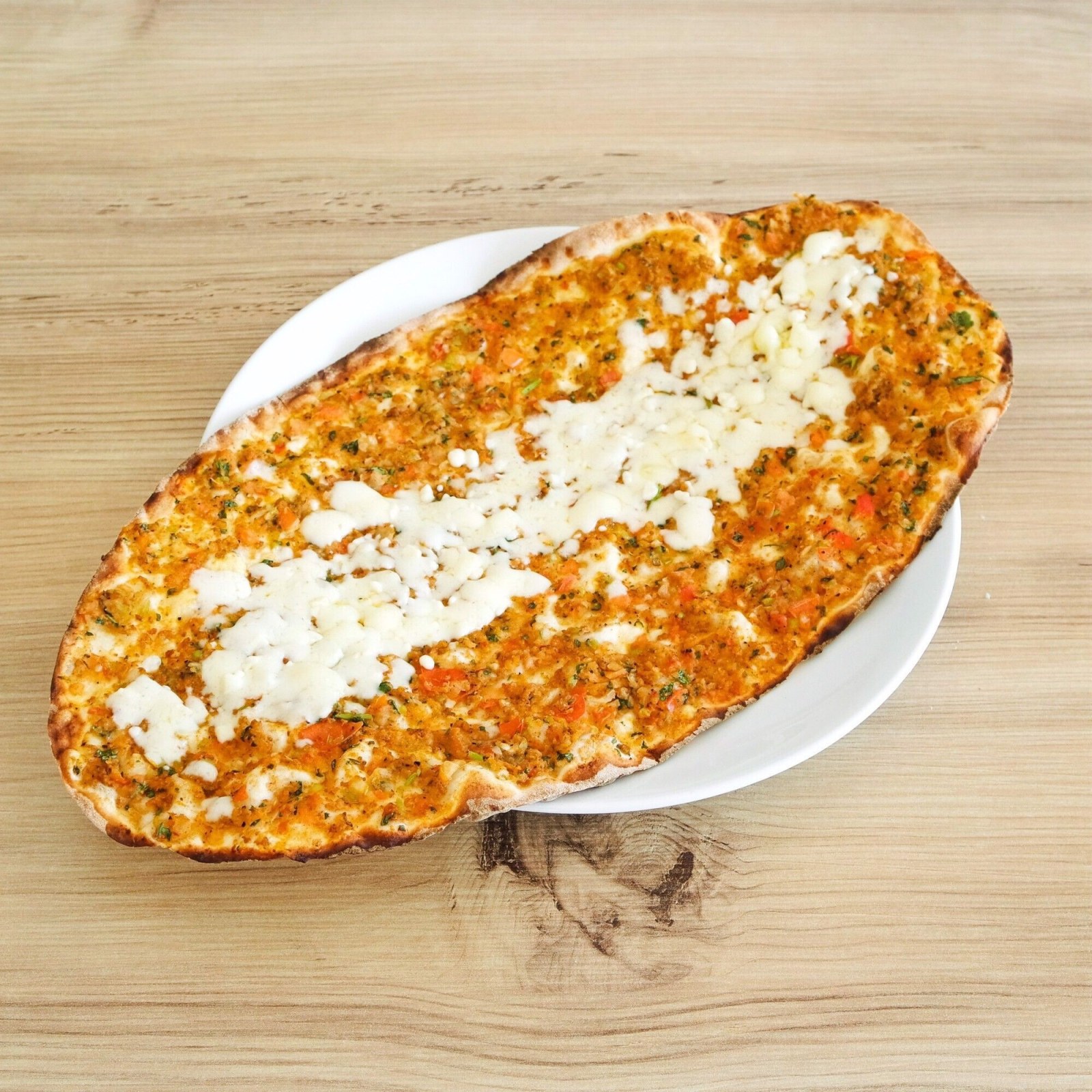 Kaşarlı Lahmacun