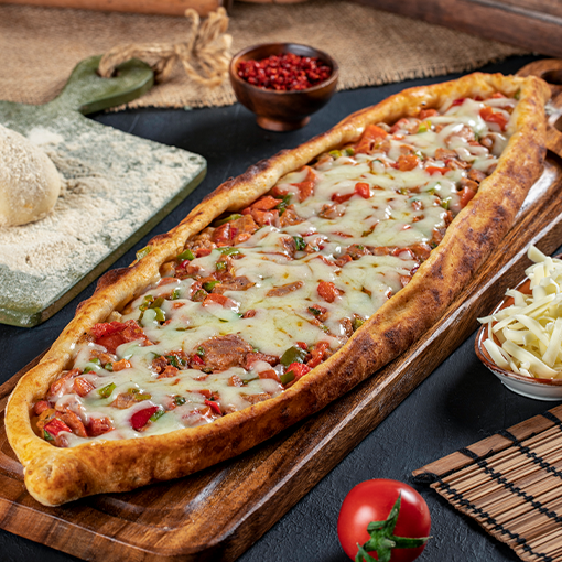 Kuşbaşılı Kaşarlı Pide