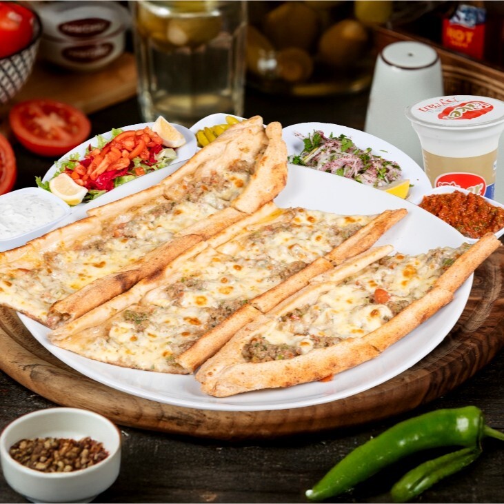Kıymalı Kaşarlı Pide Menü