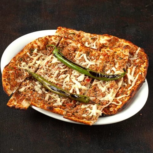 Kıymalı Kaşarlı Pide