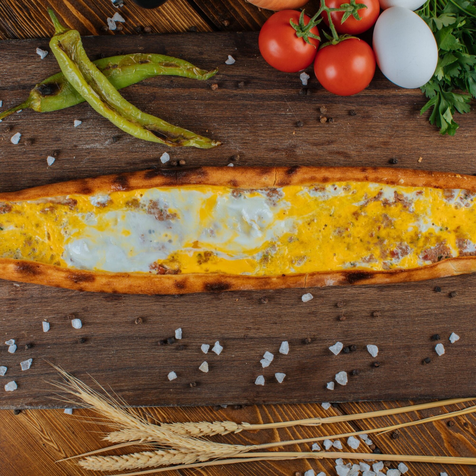 Kıymalı Yumurtalı Pide