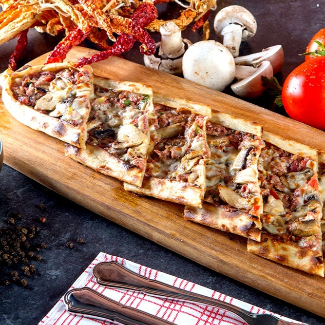 Tavuklu Mantarlı Pide