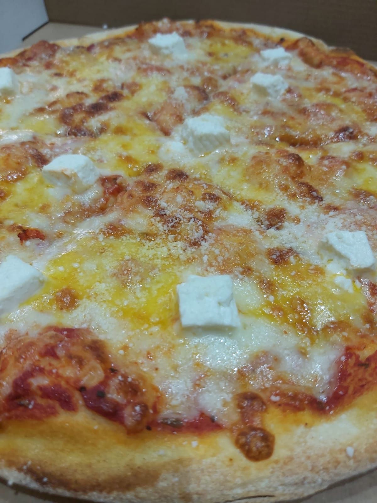 Dört Peynirli Pizza (Orta)
