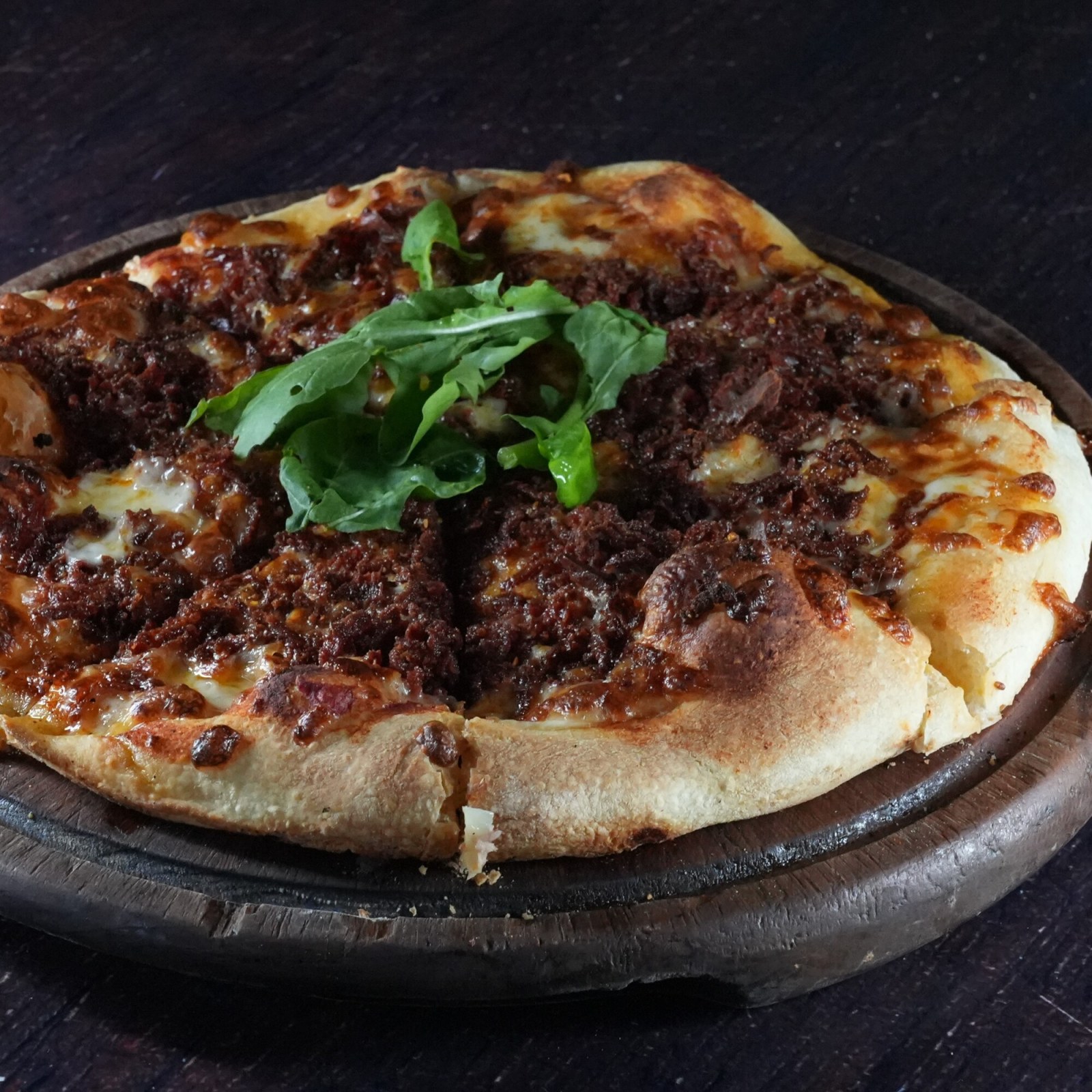 Taze Sucuk İçli Pizza