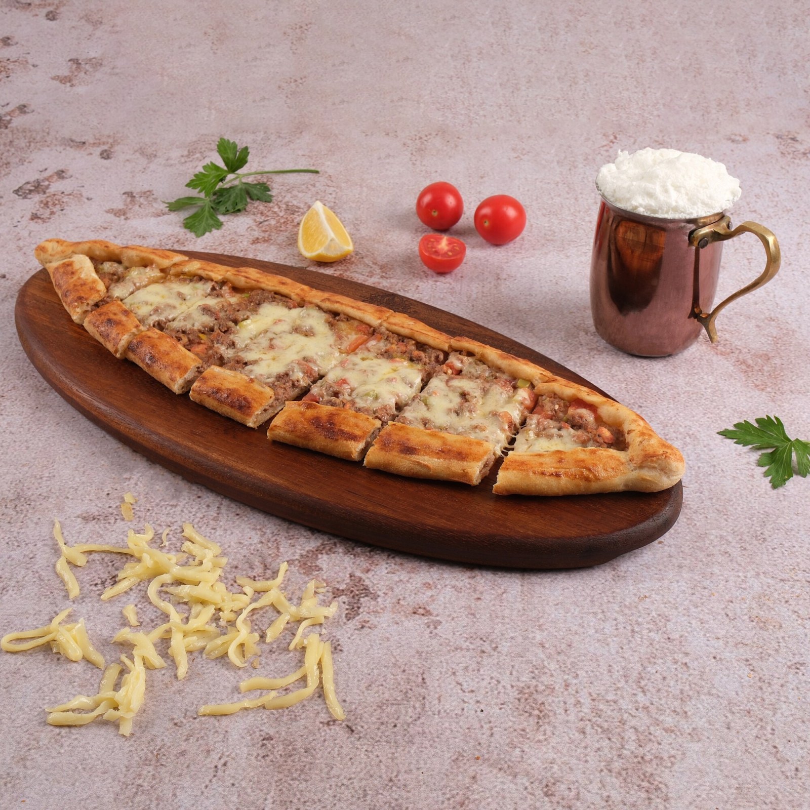 Kıymalı Kaşarlı Pide