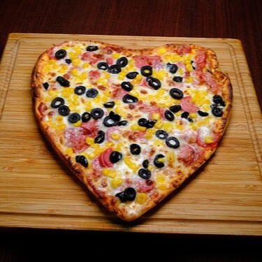 Kalp Pizza (Sevgililer Gününe Özel)