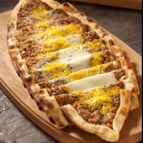 Kıymalı Yumurtalı Pide